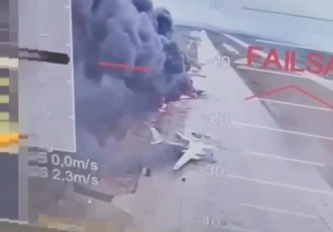 机被命中起火爆炸 乌特别军事行动建奇功不朽情缘网站木马屠城！41架战略轰炸(图3)