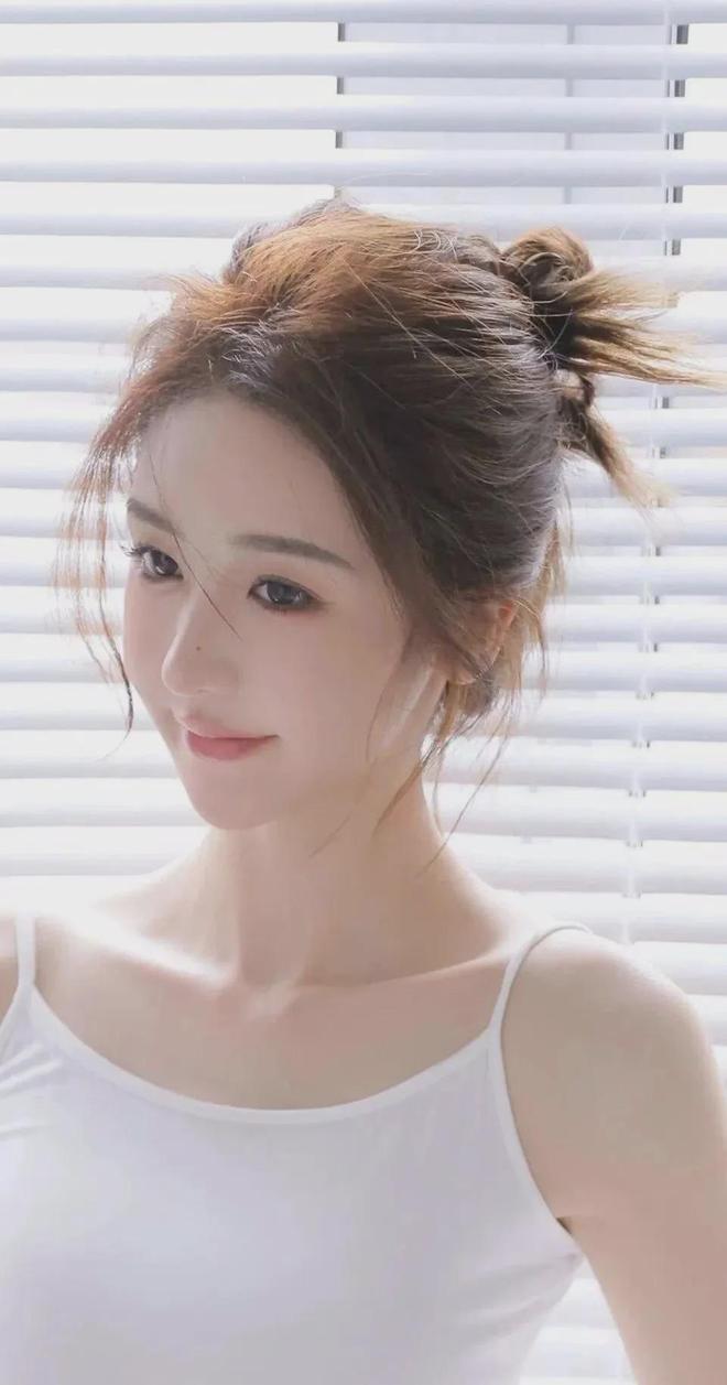 - 《女销售的秘密》中文老版V不朽情缘正版《女销售的秘密》中文(图1)